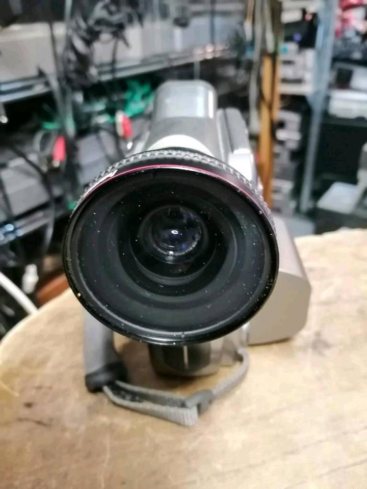 CANON MVX10i, MiniDV-Videocamera mit Speicherkarte und Zubehör!!!