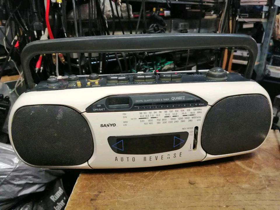 SANYO MS380L, Radio-Cassetten-Recorder, etwas DEFEKT!!! Q