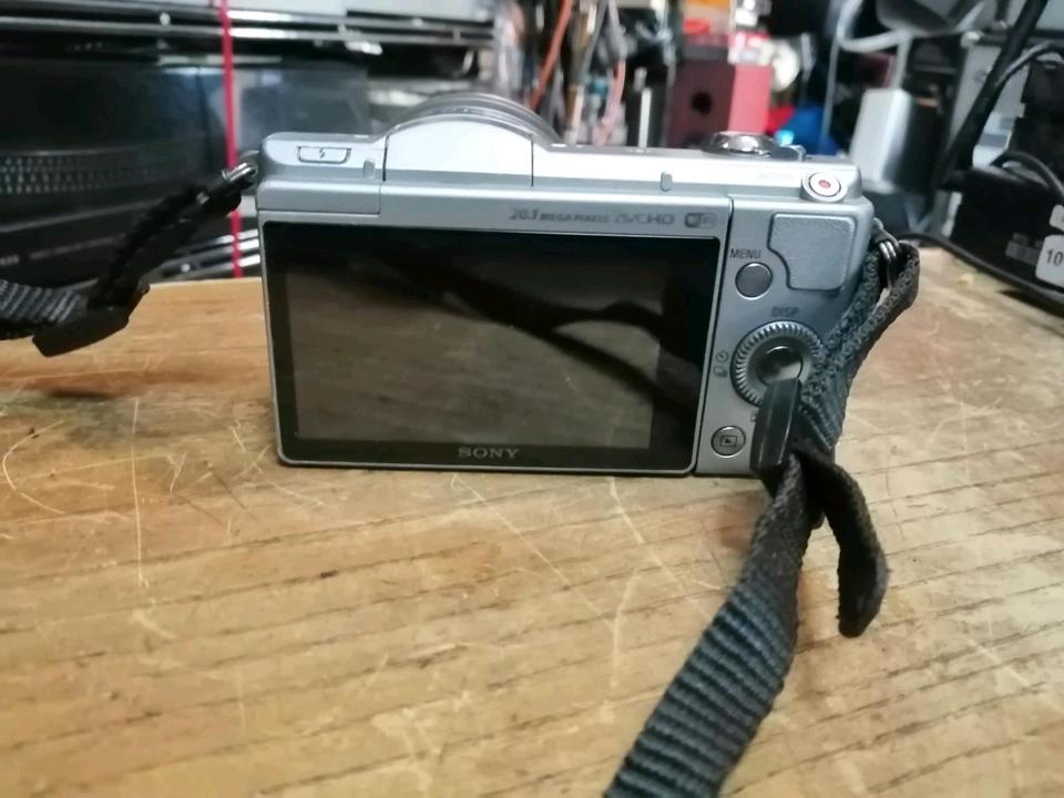 SONY ALPHA ILCE 5000, Digital-Kamera+Objektiv und Zubehör!