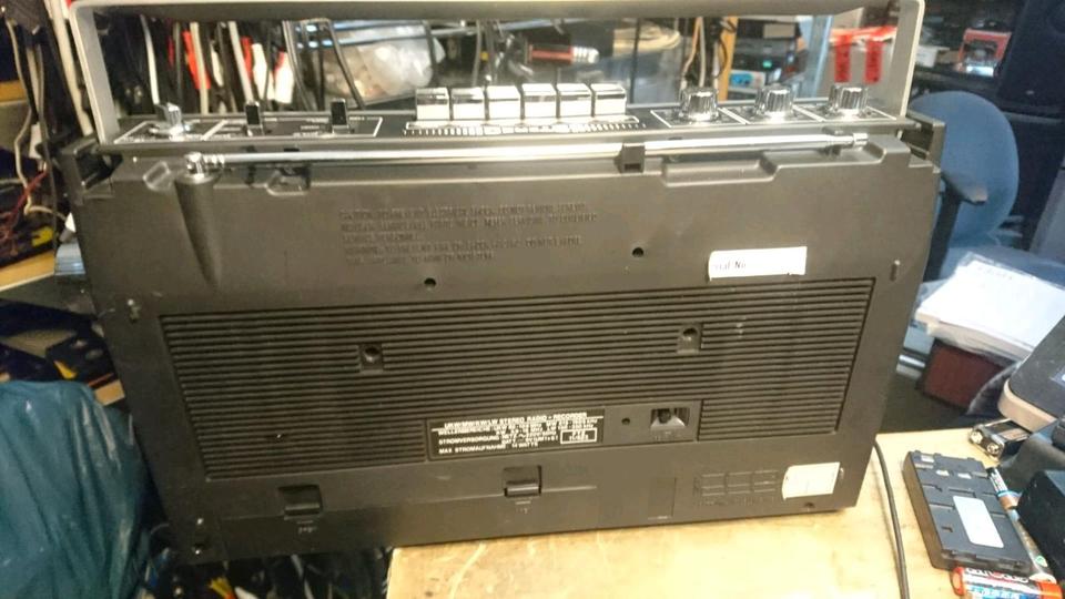 PLANET SSR-4083, 4-Band Stereo Radio, guter Zustand!!