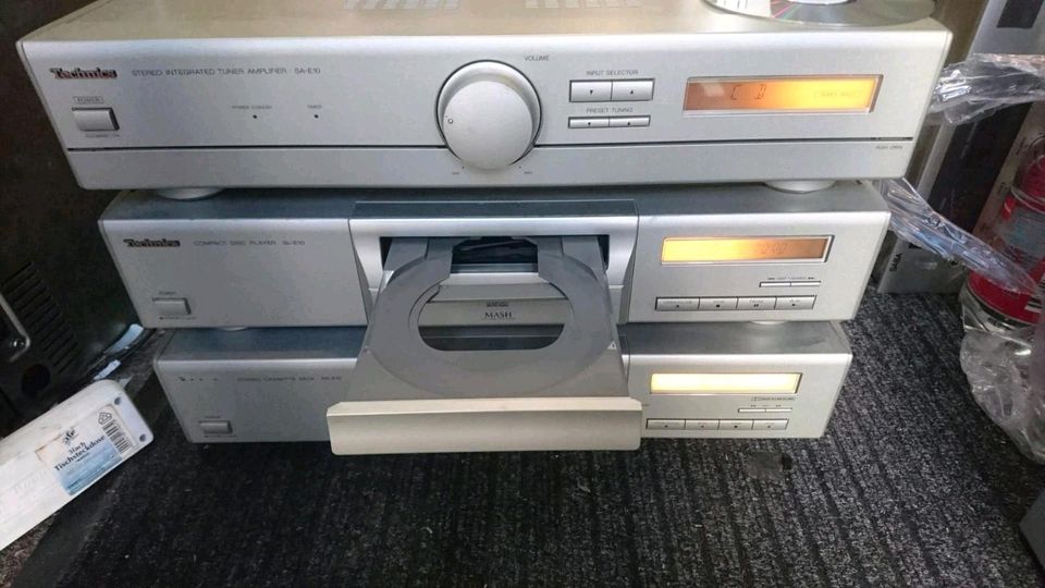 TECHNICS: SA-E10 Tuner/Amplifier, SL-E10 CD-Player und RS-E10 Cassetten-Deck