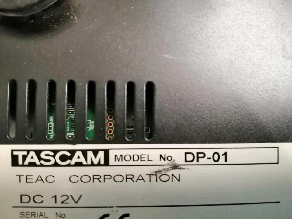 TASCAM DP-01, Mixer, DEFEKT!!!