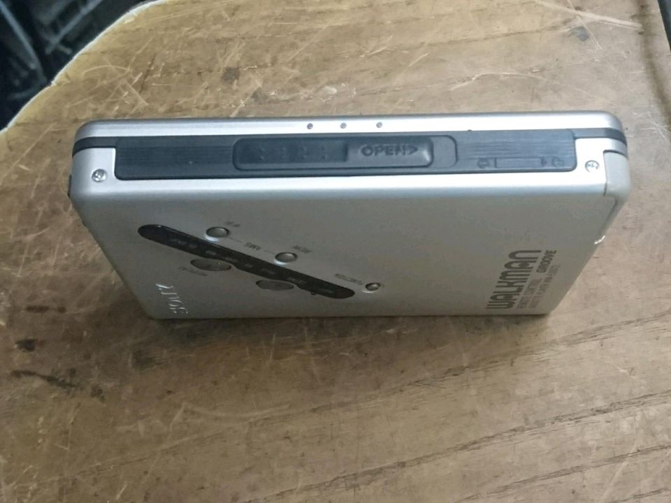 SONY WM-EX672, Walkman mit Zubehör!!!