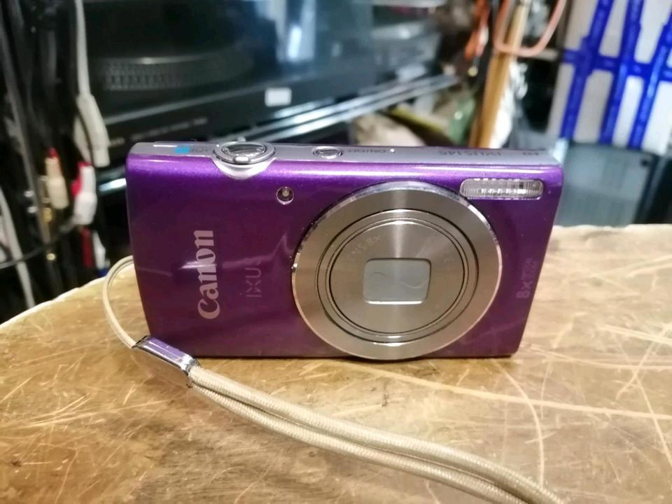 CANON IXUS 145, Digital-Kamera mit Zubehör!! guter Zustand!!