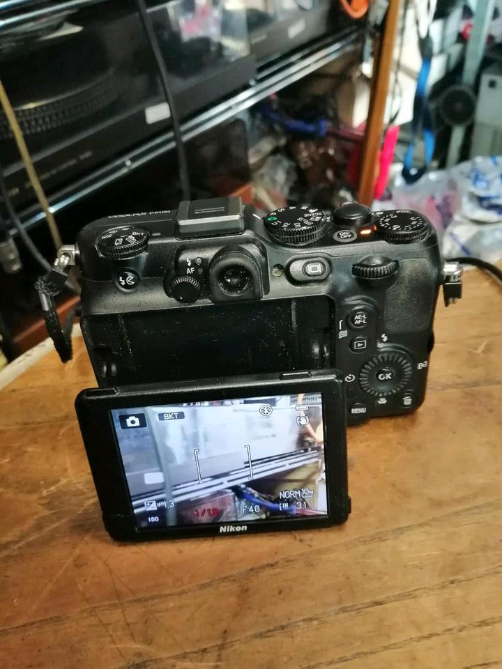 NIKON COOLPIX P7100, Digital-Kamera mit Zubehör - etwas DEFEKT!!!
