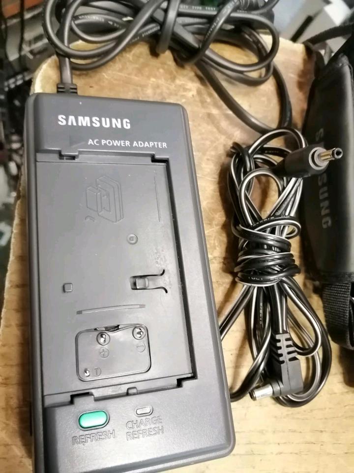 SAMSUNG VP-L300, Videocamera Video 8, mit Zubehör!!!