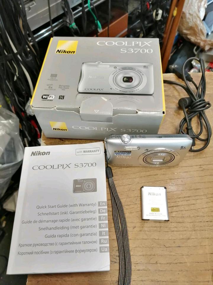 NIKON COOLPIX S3700, Digital-Kamera mit Zubehör, guter Zustand!!