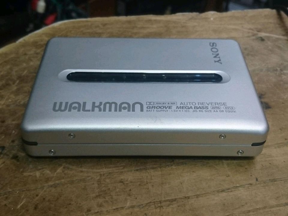 SONY WM-EX672, Walkman mit Zubehör!!!