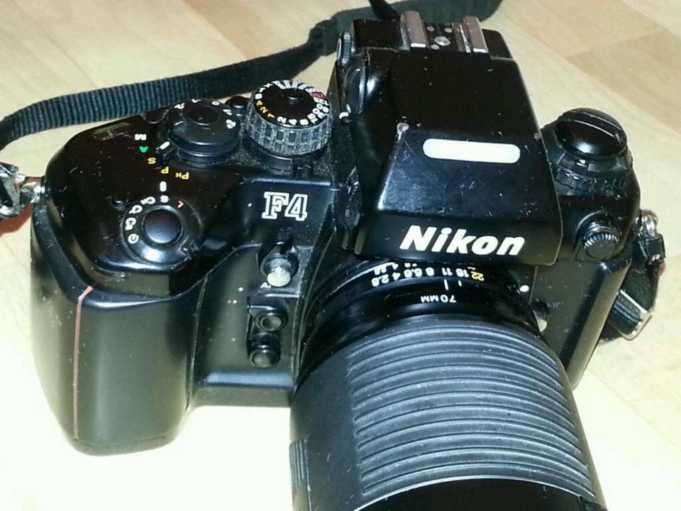 NIKON F4 Camera + SOLIGOR Objektiv + Blitz NIKON!