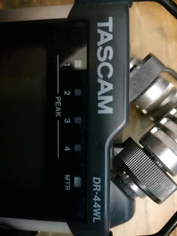 TASCAM DR-44WL, Digitales Aufnahmegerät, OHNE Speicherkarte!!