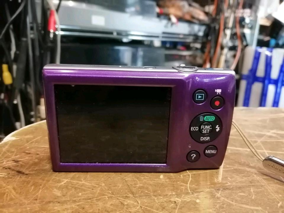 CANON IXUS 145, Digital-Kamera mit Zubehör!! guter Zustand!!