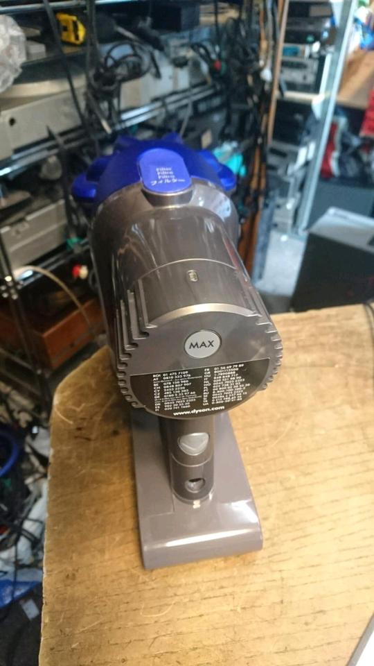 DYSON DC35 multi floor, Akku-Staubsauger mit Zubehör!!