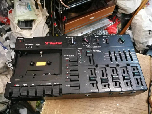 VESTAX MR-300, Mixer mit Universal-Adapter, etwas DEFEKT!!
