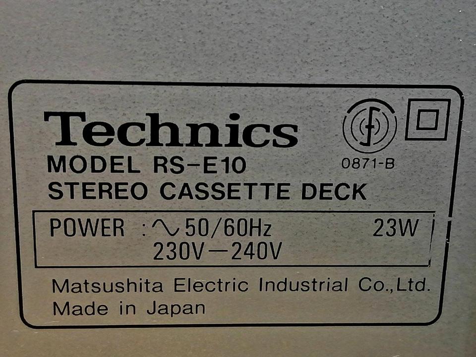 TECHNICS RS-E10, Stereo Cassetten-Deck, etwas DEFEKT!!!