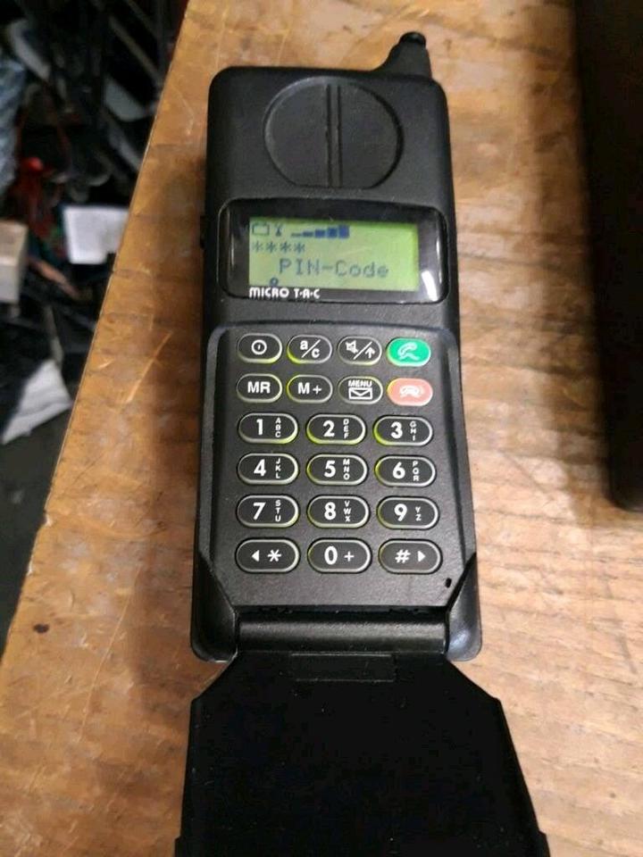 MOTOROLA 5200, tolles Handy mit Zubehör