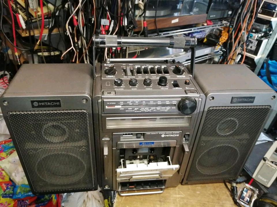 HITACHI TRK-914OE, Radio-Cassetten-Recorder, etwas DEFEKT!!!