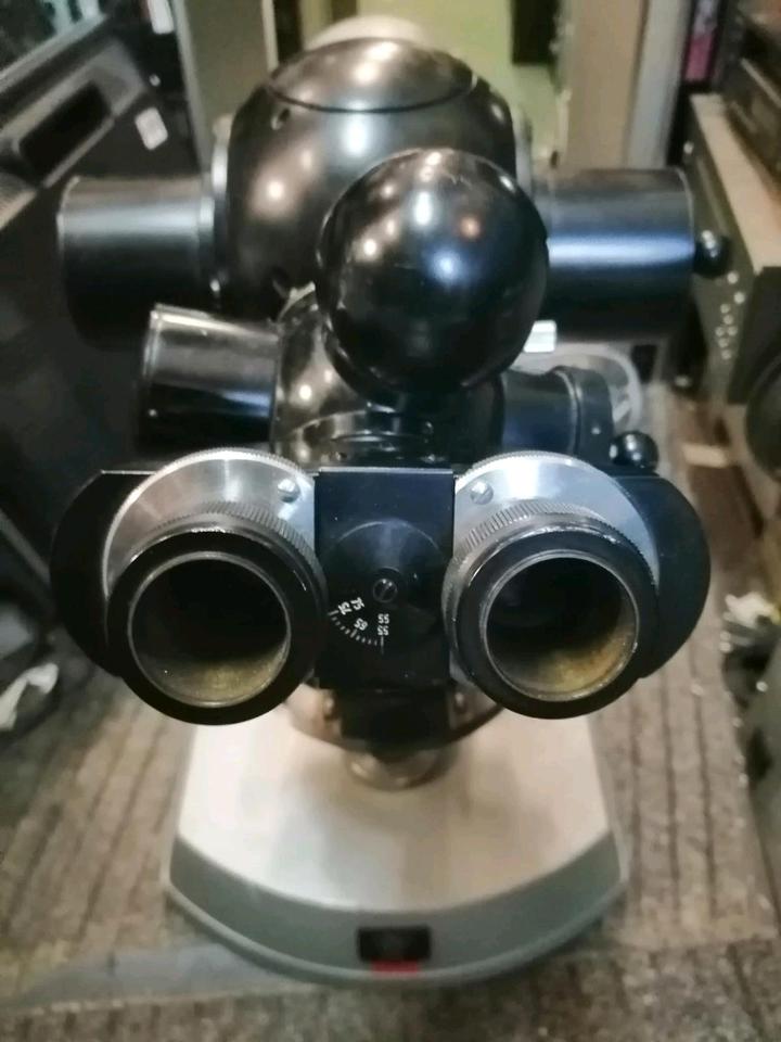MIKROSKOP CARL ZEISS mit 5 Objektiven, NICHT GETESTET!!!