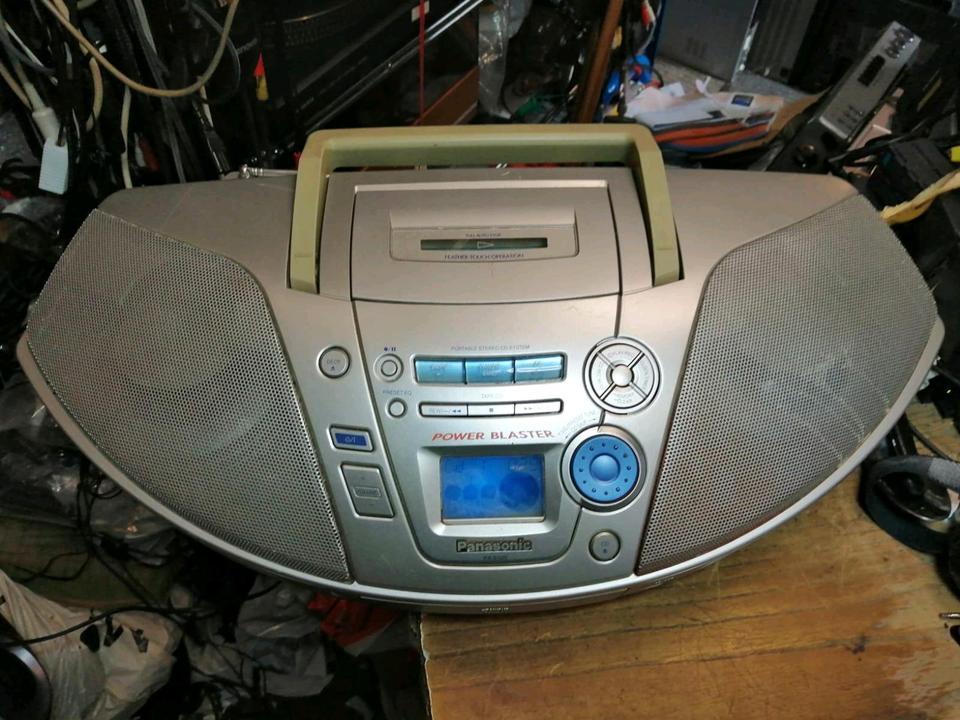 PANASONIC RX-ES25, Radio-Cassetten-Recorder mit CD, etwas DEFEKT!