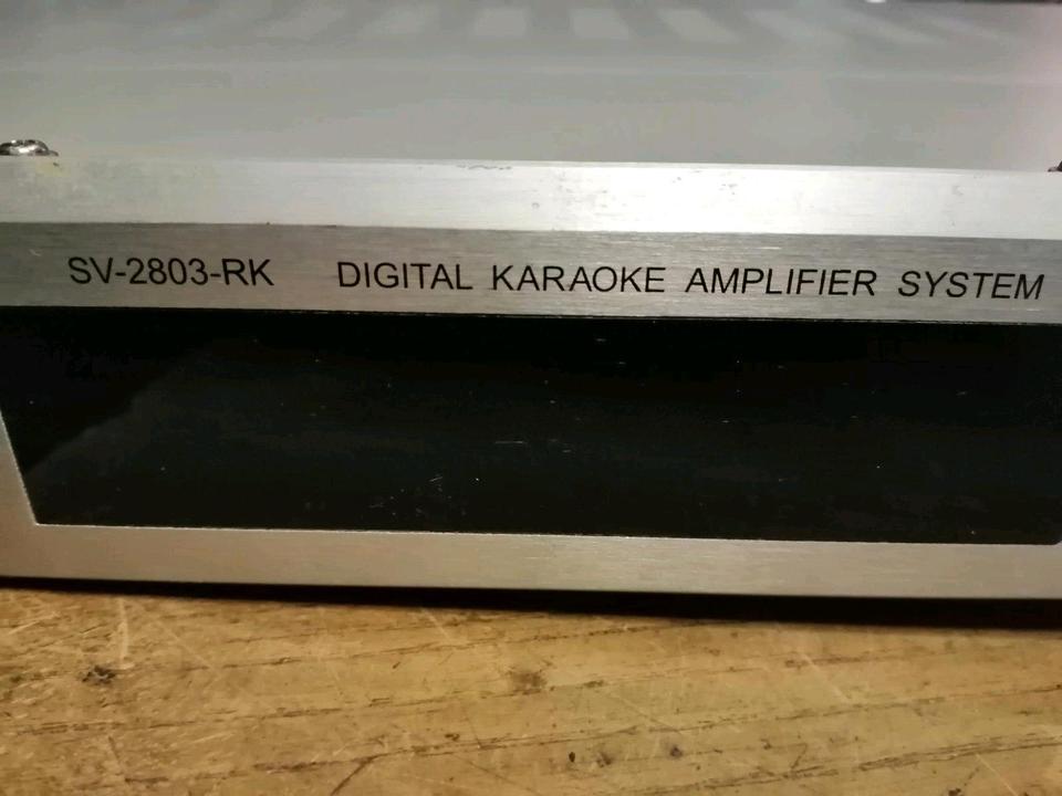 DIGITAL KARAOKE SURROUND AMPLIFIER SV-2803-RK, guter Zustand!!!