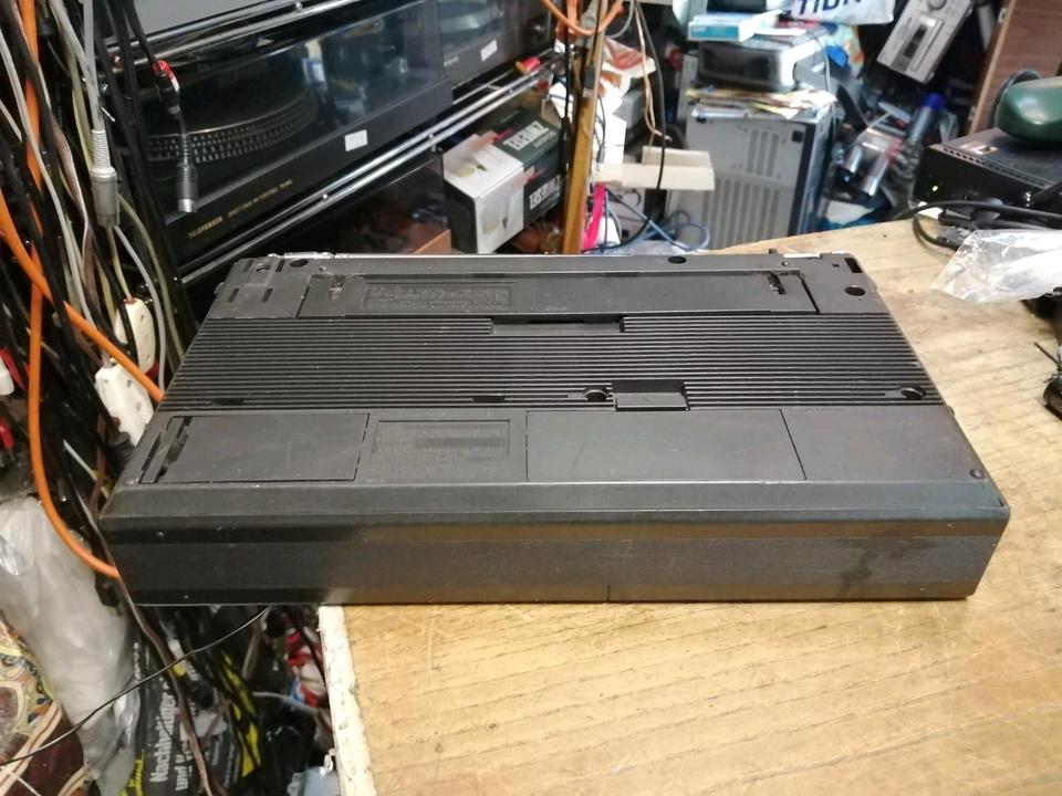 SONY ICF-2001, FM/AM PLL Synthesized Receiver, Universal-Adapter!