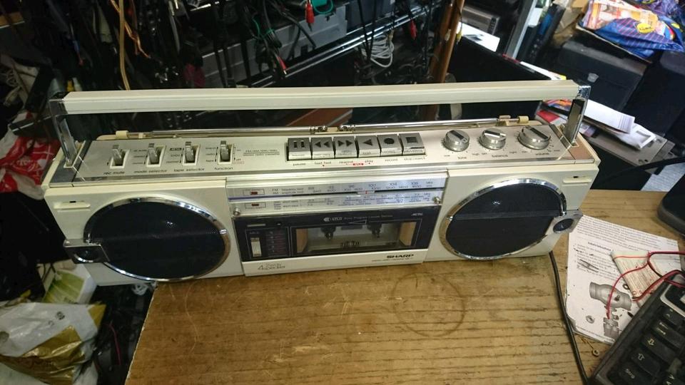 SHARP GF-7Z, Stereo Radio-Cassetten-Recorder, etwas DEFEKT!!