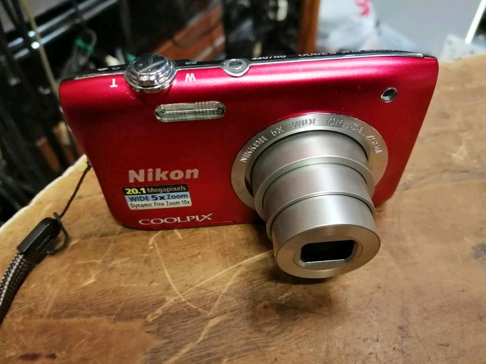 NIKON COOLPIX S2900, Digital-Kamera mit Zubehör, ROT!!!