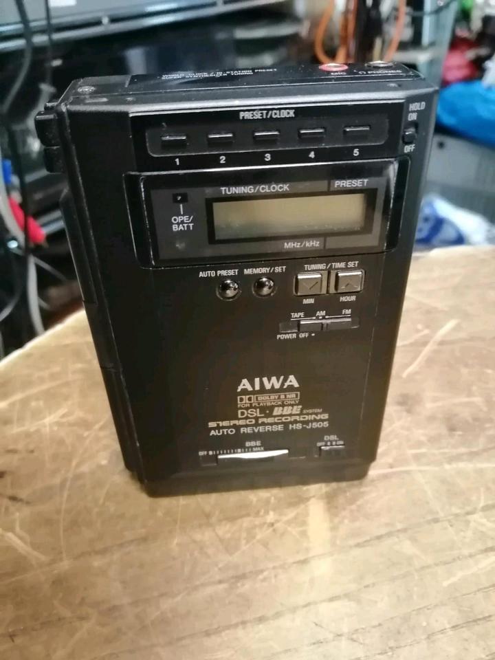 AIWA HS-J505, Walkman mit Batterie-Fach, DEFEKT!!!