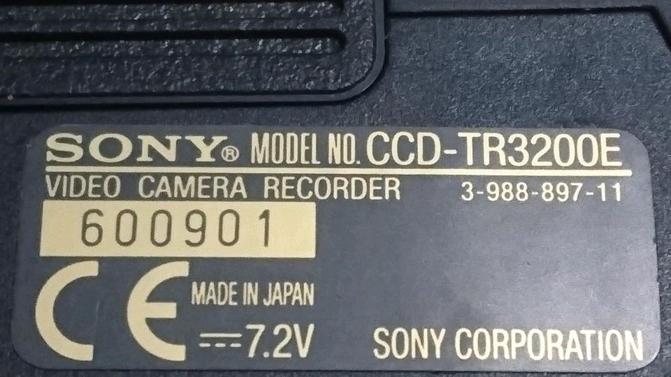 SONY CCD-TR3200E, Videocamera, Hi8 und Video 8, mit Zubehör!!