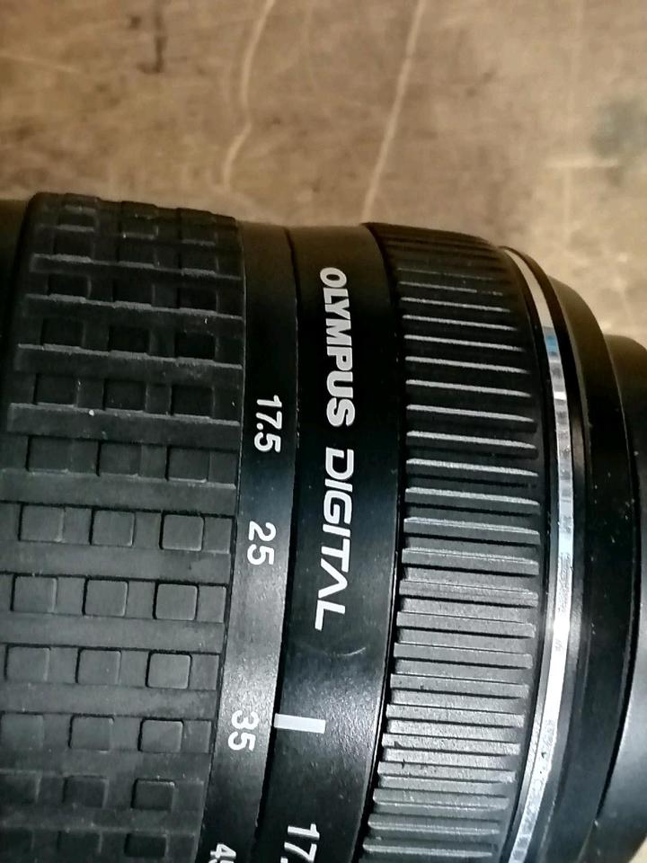 OLYMPUS E-410 + OLYMPUS Zuiko Objektiv, mit Zubehör!!!