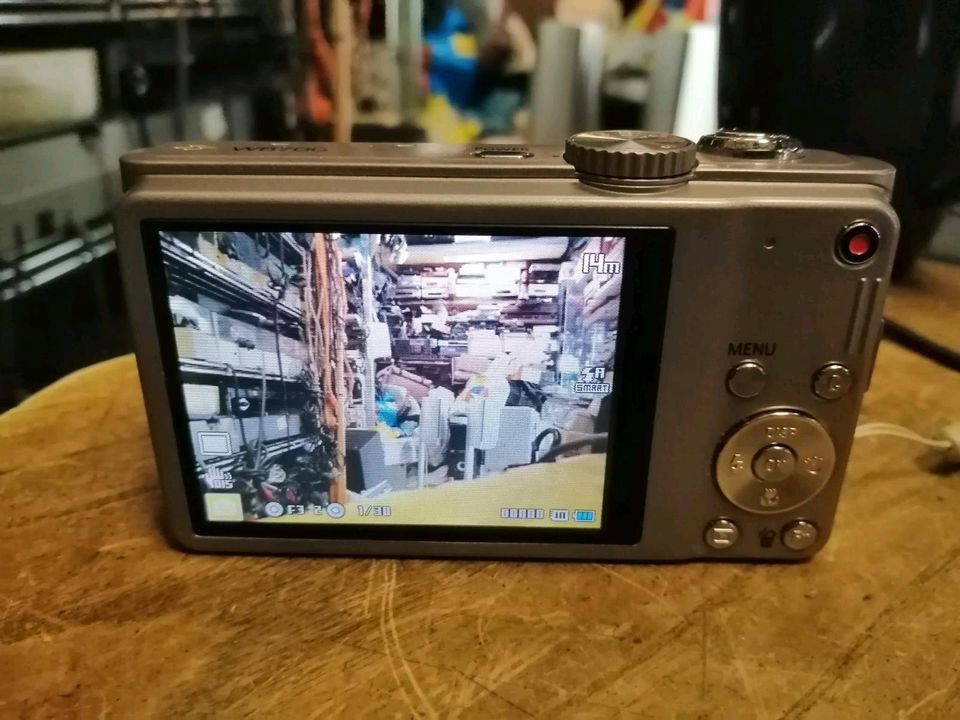 SAMSUNG WB700, Digital-Kamera mit Zubehör!!