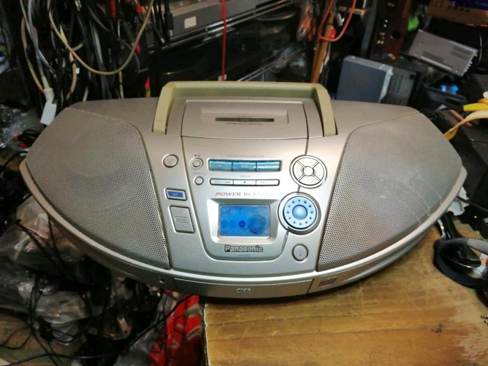 PANASONIC RX-ES25, Radio-Cassetten-Recorder mit CD, etwas DEFEKT!