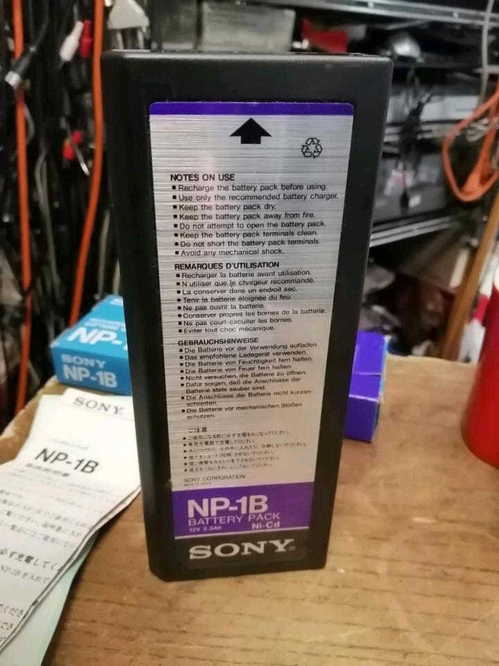 SONY NP-1B, Rechargeable Battery Packm NEU & OVP!!