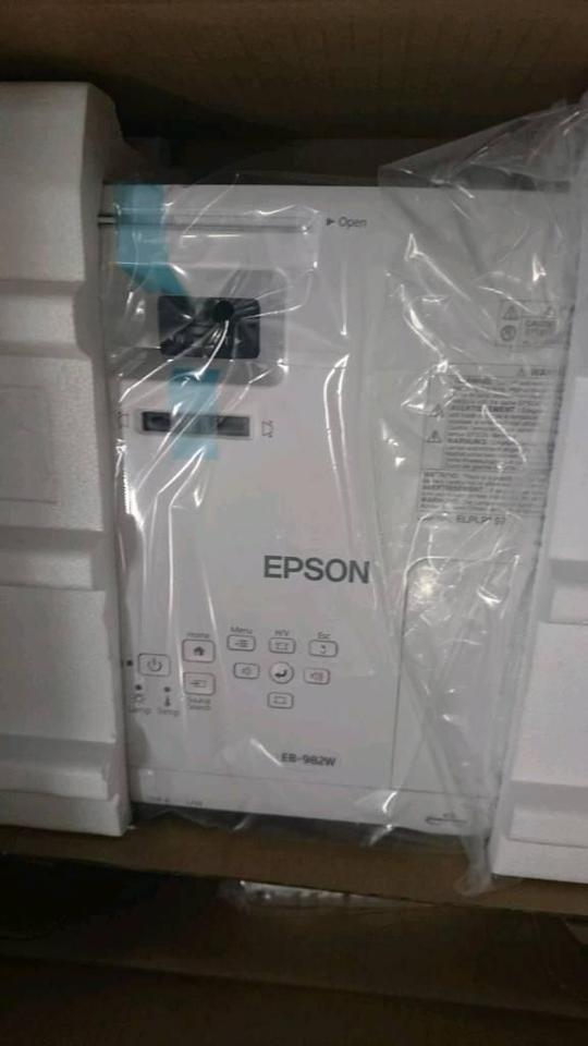 EPSON EB-982W LCD-Beamer, weiß, NEU & OVP!! Komplett!