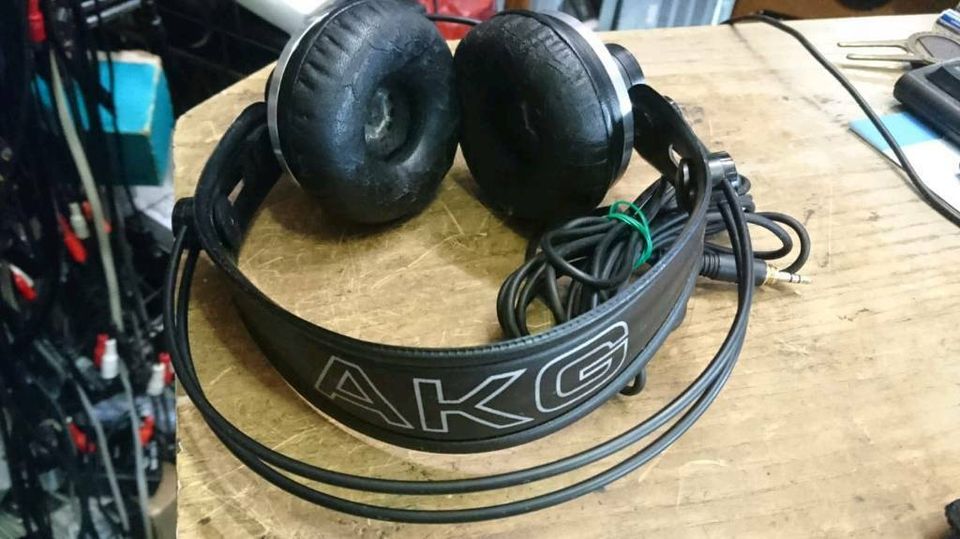 AKG K171 Studio Kopfhörer, Kabel mit 3,5 mm Klinkestecker