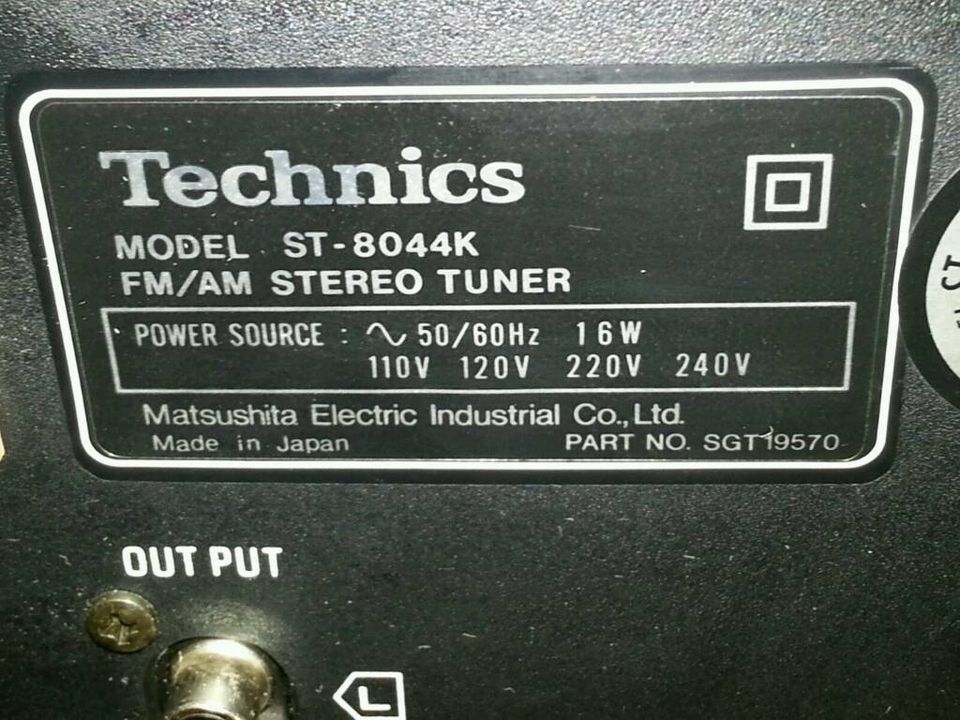 TECHNICS ST-8044K; FM/AM Tuner,sehr guter Zustand!