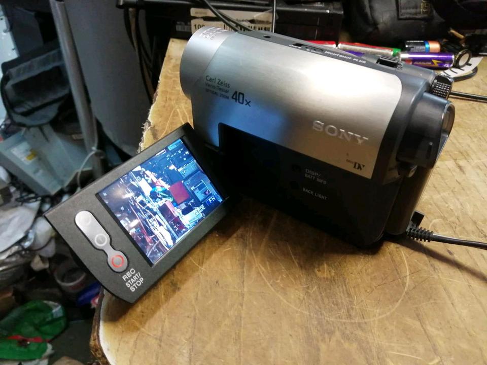 SONY DCR-HC45, MiniDV-Videocamera + SONY Station für Cameras!!