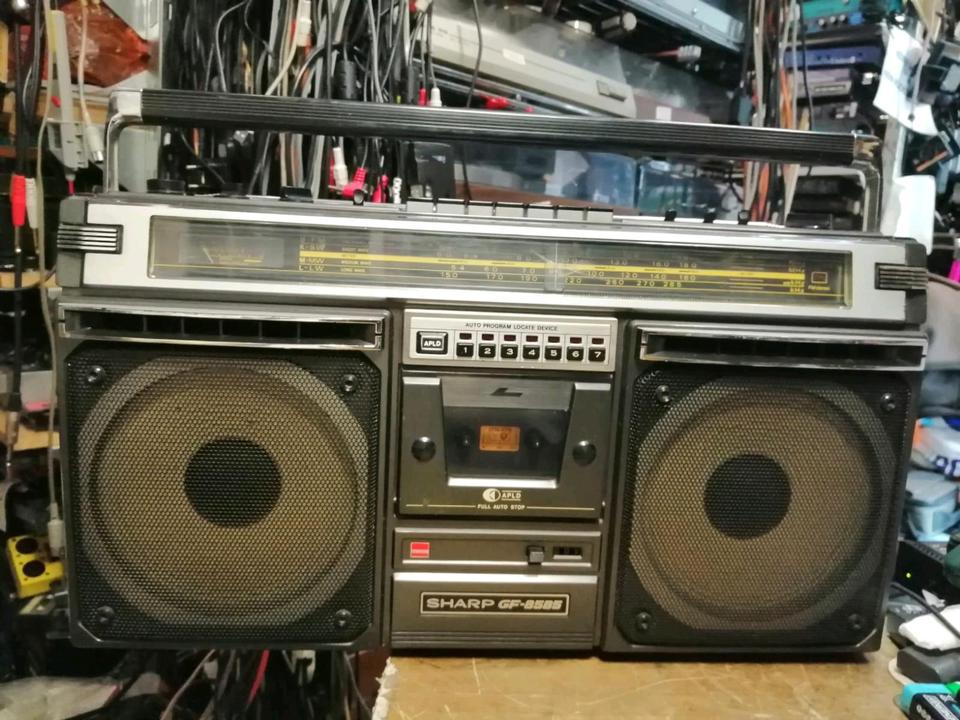 SHARP GF-8585HB, Radio-Cassetten-Recorder, etwas DEFEKT!!