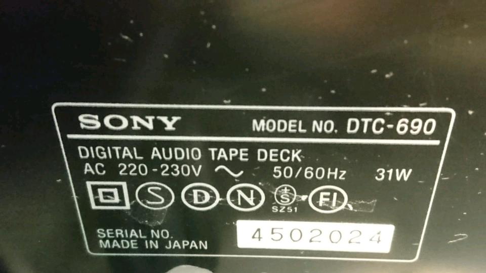 SONY DTC-690, DAT-Recorder, DEFEKT!!