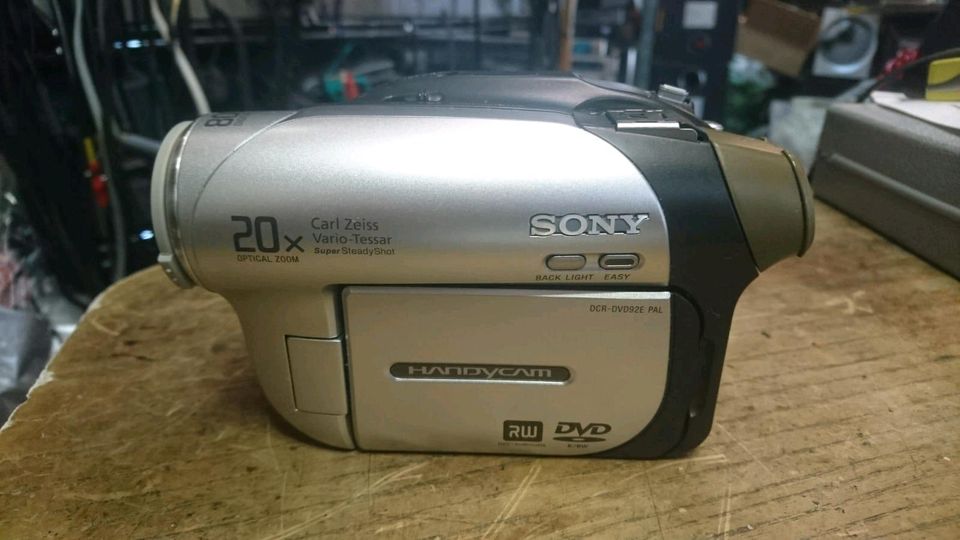 SONY DCR-DVD92E, Videocamera mit Zubehör!!