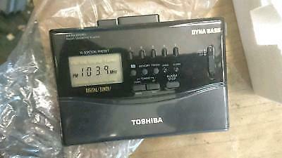 TOSHIBA KT-4522, AM/FM Radio Cassette Player/Walkman, NEU & OVP!