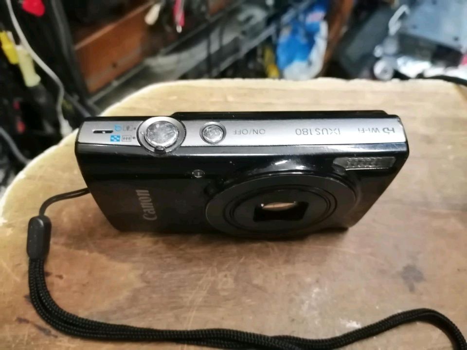 CANON IXUS 180, Digital-Kamera mit Zubehör!!!!