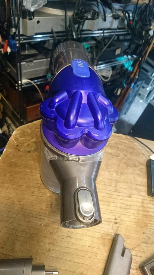 DYSON DC34 animalpro, Akku-Staubsauger mit NEUEN Akku, Zubehör!!