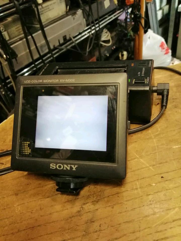 SONY XV-M30E, LCD COLOR MONITOR mit Zubehör!!!