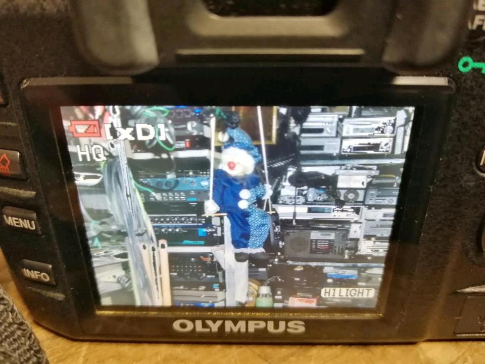 OLYMPUS E-410 + OLYMPUS Zuiko Objektiv, mit Zubehör!!!