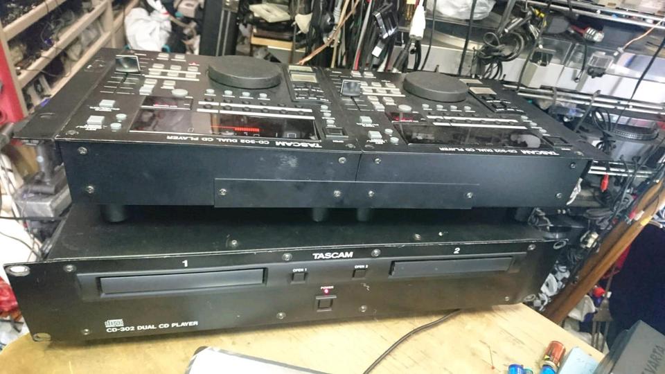 TASCAM CD-302 Dual CD-Player, etwas DEFEKT!!