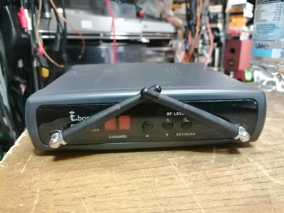 T . BONE DS16R UHF-Receiver mit Universal-Adapter!!!