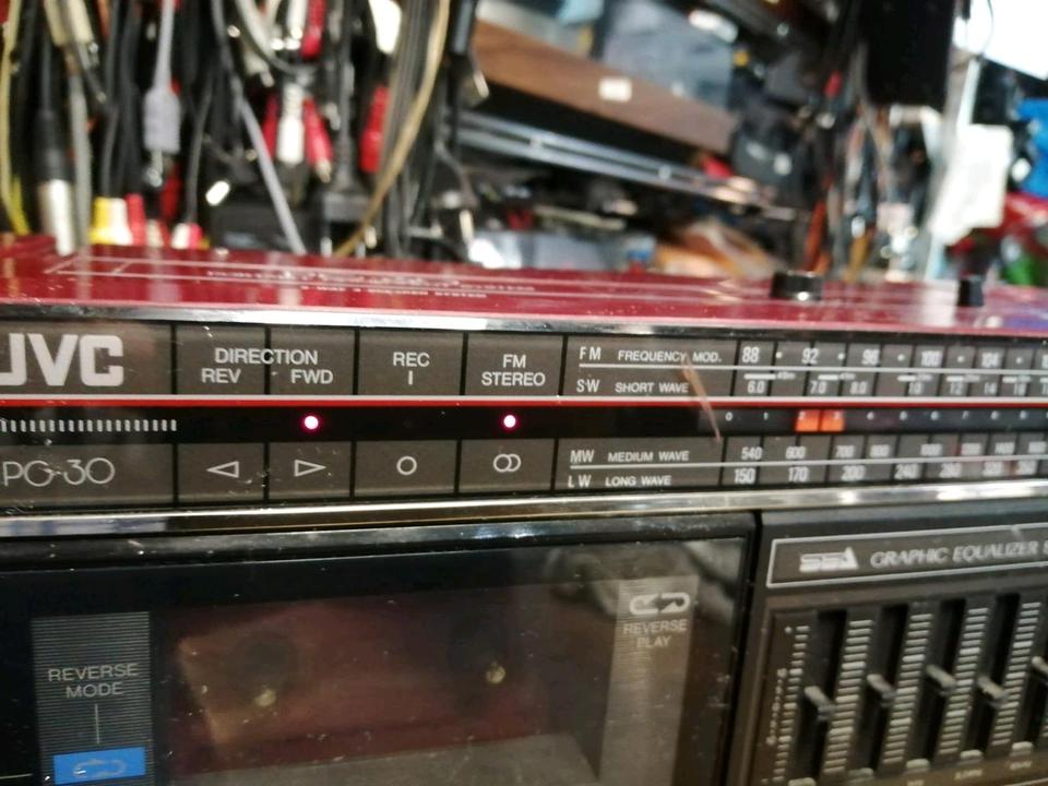 JVC PC-30V Radio-Cassetten-Recorder, etwas DEFEKT!!!