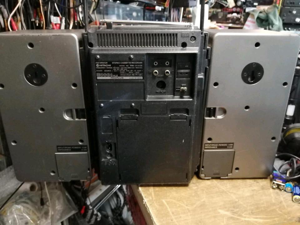 HITACHI TRK-914OE, Radio-Cassetten-Recorder, etwas DEFEKT!!!