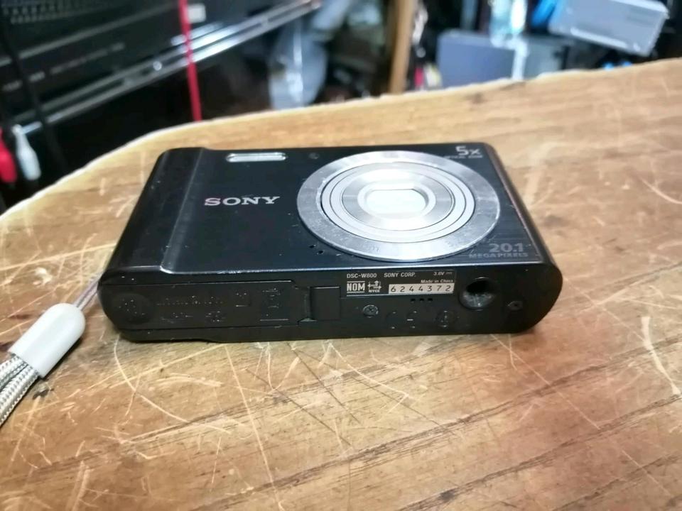 SONY CYBER-SHOT DSC-W800, Digital-Kamera mit Zubehör!!