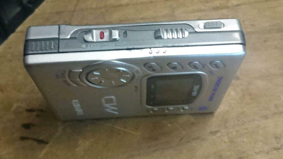 AIWA AM-F65, Minidisc-Recorder mit Zubehör, guter Zustand!